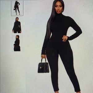 Ruched shoulders black catsuit